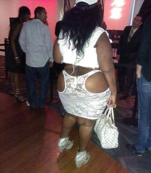 Dafuq is she wearing?!