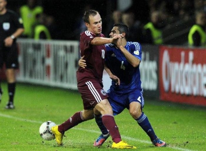 F**k football, let's tango!