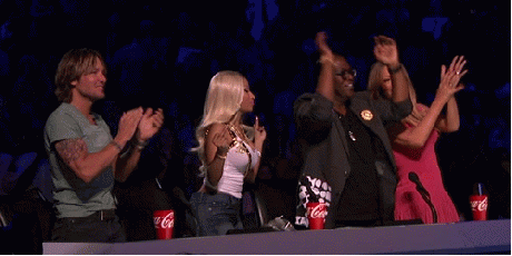 Nicki claps with her a$$