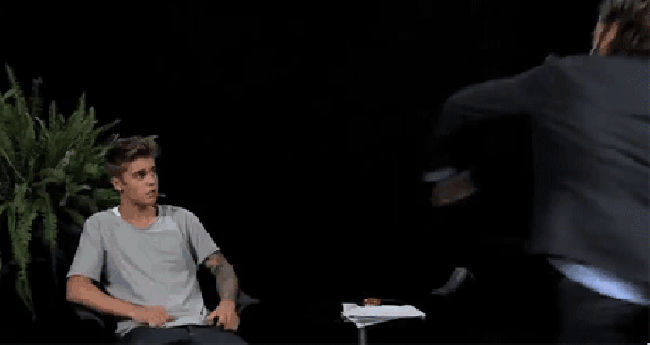 Beiber's face is priceless