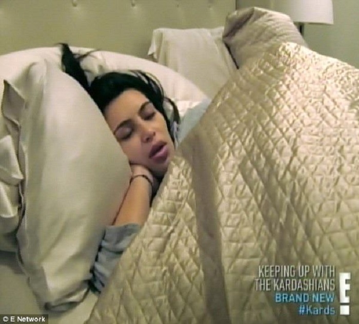 How a sp*rm whale sleeps