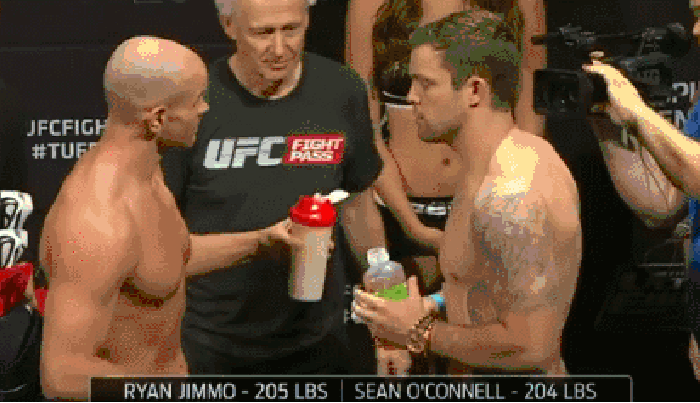 Bromance during weigh-in