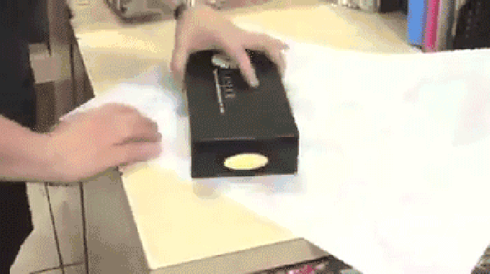 How to wrap a gift