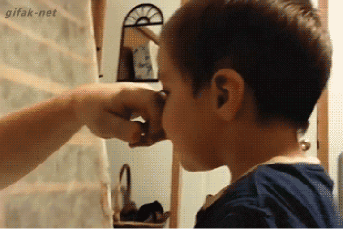 Kid lost his nose
